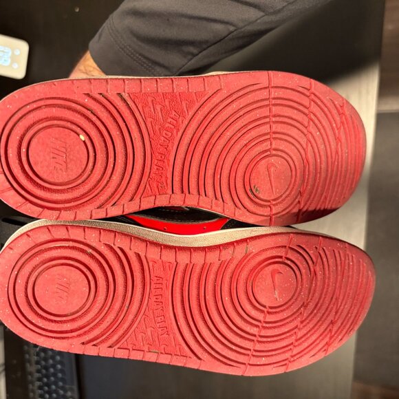 Nike Red and Black Baseketball Shoes Size 3.5Y - Picture 3 of 4